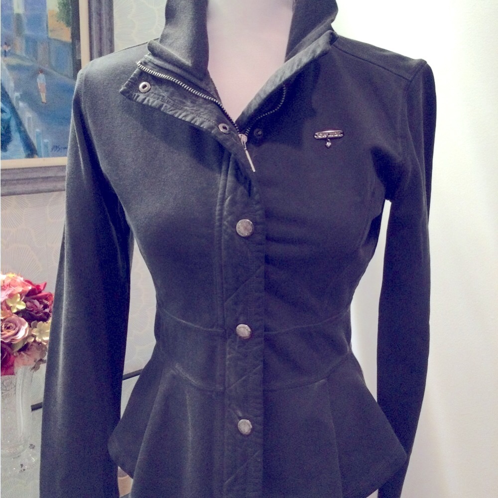 PRICE DROP! Stylish Black Structured Jacket